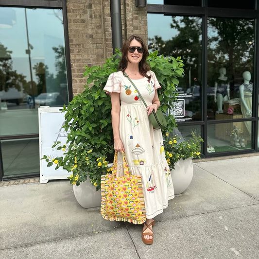 Robe d'été pour femmes avec un design brodé coloré et une coupe décontractée Chic und Stil