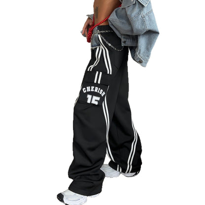 Casual cargo pants for women with side pockets and contrasting stripes Chic and Style