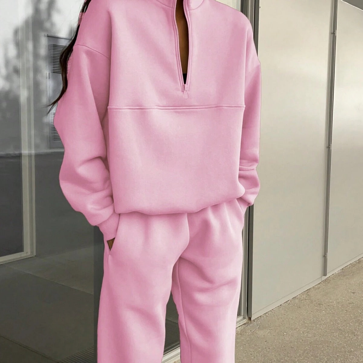 Chic and Style women's sweater and jogger pants set