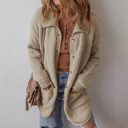 Dames gros pull-over avec poches pratiques et col contrasté Chic und Stil