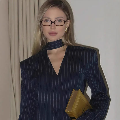 Dames Élégante blouse rayée avec décolleté en V flatteur et ceinture fine Chic und Stil