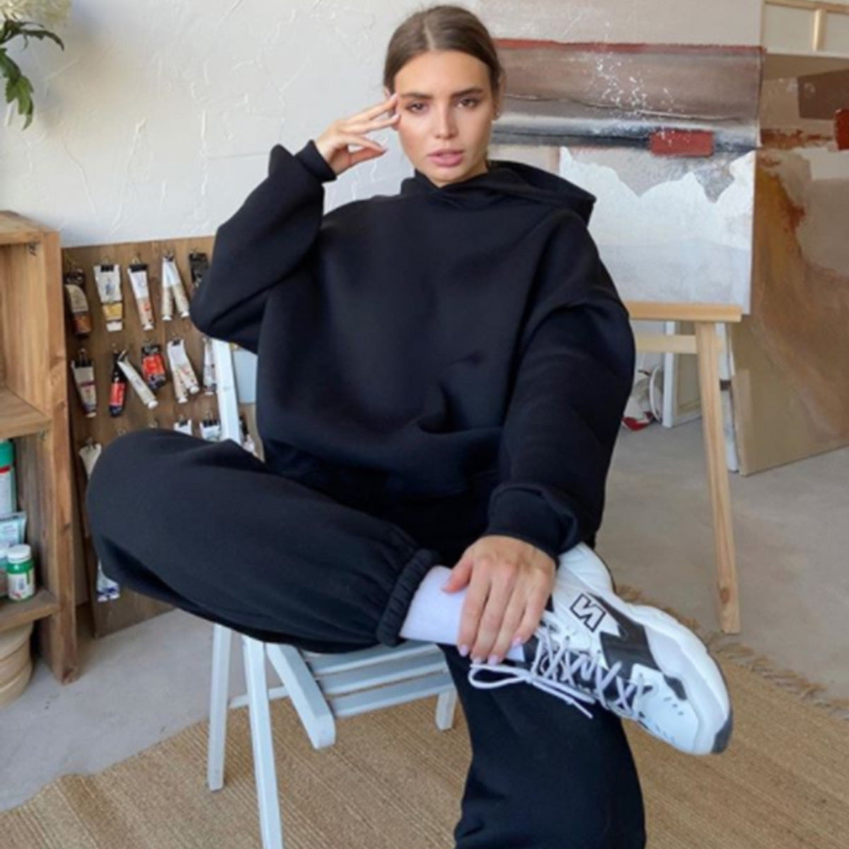 Comfortable women’s hoodie set and chic jogging pants