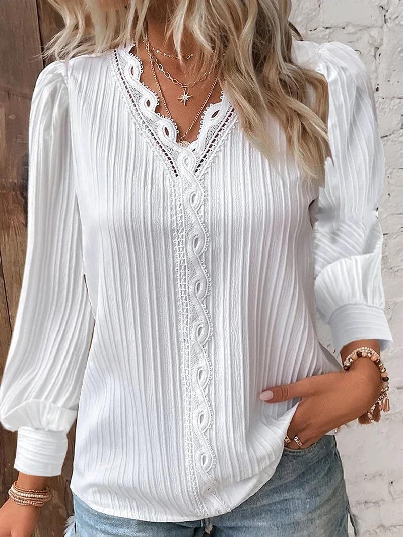 Chemisier femme avec un design plissé raffiné et des accents en dentelle élégants Chic und Stil