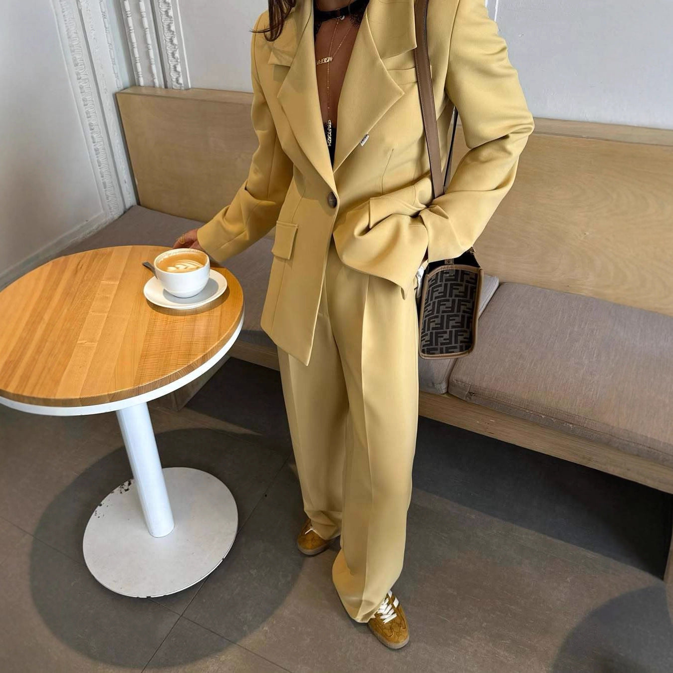 Dames ensemble élégant et décontracté avec pantalons large Chic und Stil