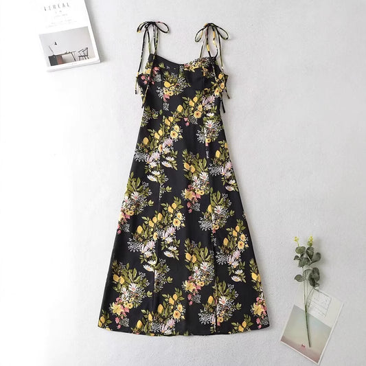 Robe maxi pour femmes avec design floral et fines bretelles spaghetti Chic und Stil