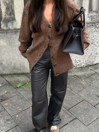 Cardigan pour femmes en tissu tricoté doux avec fermeture à boutons Chic und Stil