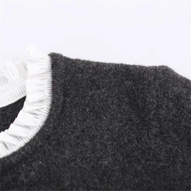 Short women's jacket with ruffles and button details Chic und Stil