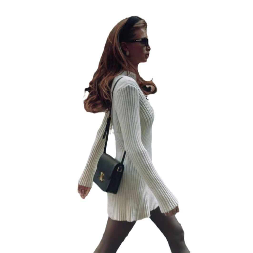 Robe en tricot pour femmes avec un design structuré et une coupe haute Chic und Stil