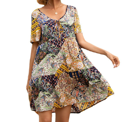 Robe patchwork pour femmes avec cordon de taille élastique et col rond Chic und Stil
