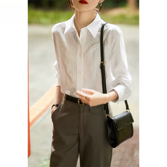 Chemise à boutons brodée pour femmes Chic und Stil