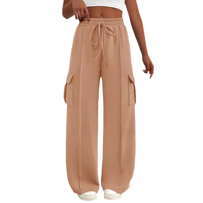Loose cargo pants for women with elastic waistband and practical pockets Chic and Style