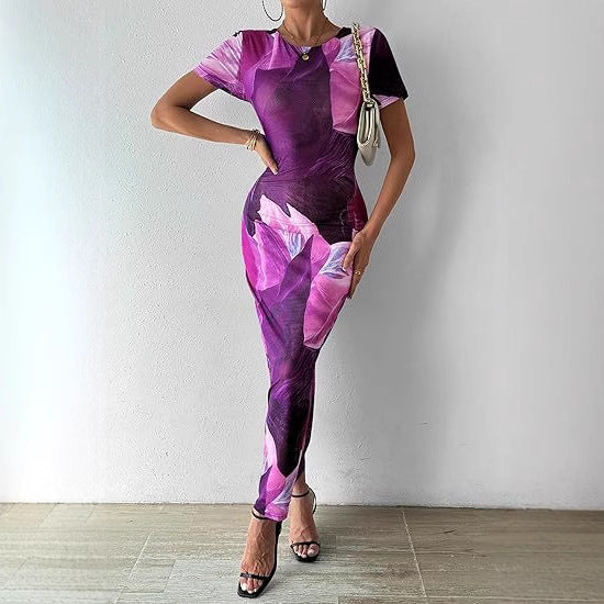 Robe maxi pour femmes avec imprimé floral et coupe cintrée Chic und Stil