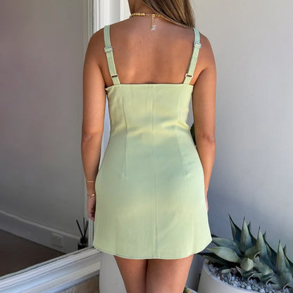 Robe mini sans manches pour femmes avec poches pratiques et silhouette féminine Chic und Stil