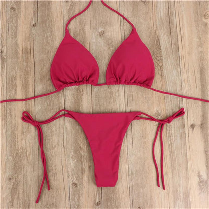 Women's bikini set with adjustable straps and minimalist design Chic und Stil
