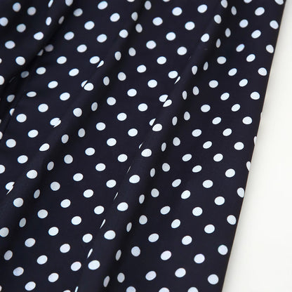 Robe midi femme avec des fines bretelles spaghetti et un design à pois ludiques Chic und Stil