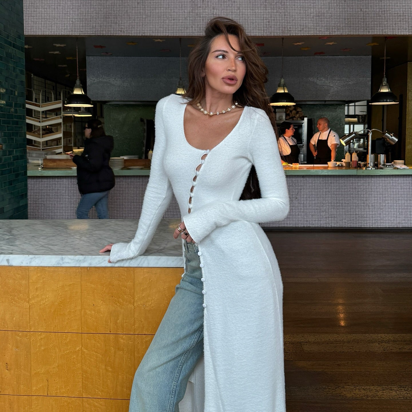 Dames élégante robe maxi avec de fins détails de boutons Chic und Stil