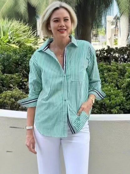 Blouse à manches longues rayée pour femmes avec patte de boutonnage cachée et coupe ample Chic und Stil