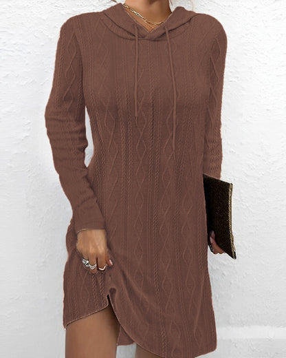 Robe à capuchon pour femmes avec motif en tricot élégant et fente latérale chic Chic und Stil
