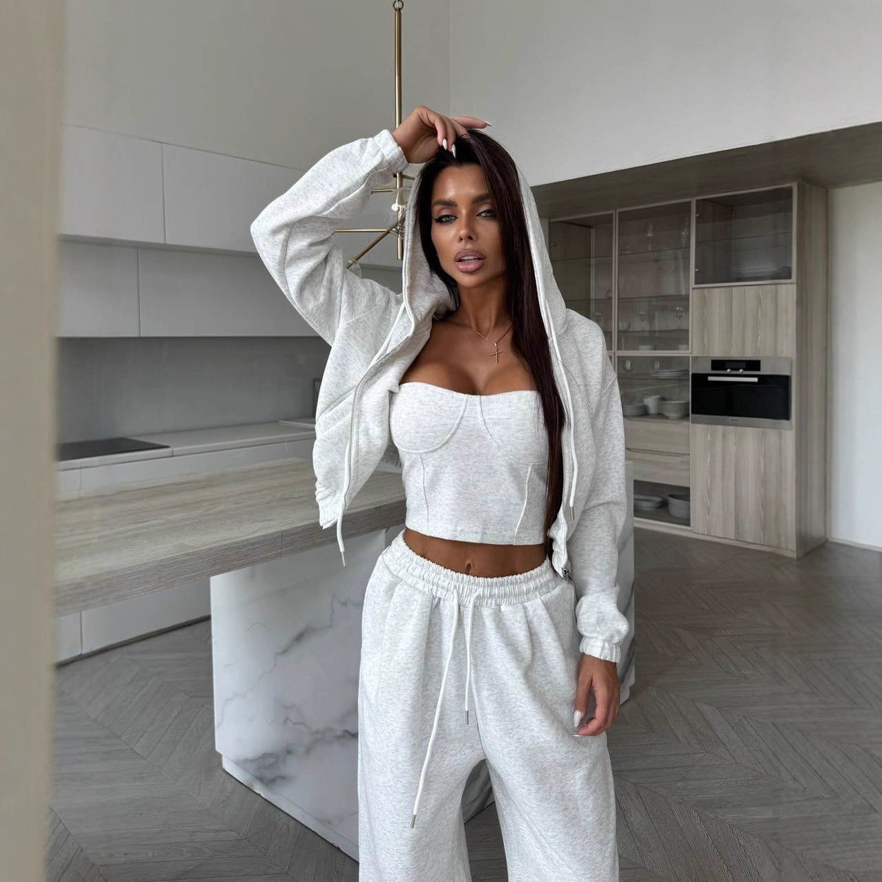 Comfortable loungewear set for women with cropped top and wide pants Chic and Style