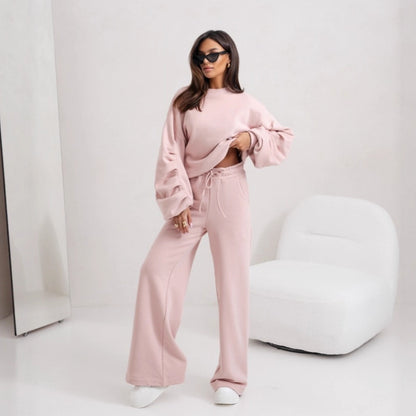 Casual outfit for women with wide pants and oversized sweatshirt Chic und Stil