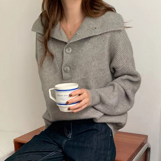 Pull en tricot pour femmes avec col orné de boutons et fine texture côtelée Chic und Stil