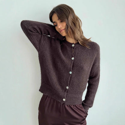 Dames cardigan en tricot douillet avec design à boutons et manches volumineuses Chic und Stil