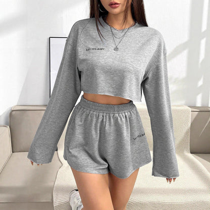 Ensemble de loisirs pour femmes avec crop-top décontracté et shorts Chic und Stil