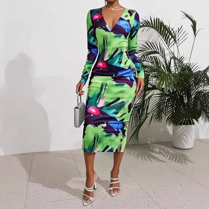 Robe longue à manches longues pour femmes avec décolleté en V profond et imprimé coloré Chic und Stil