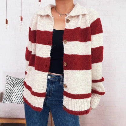 Dames gilet confortable en tricot avec des os en bois décoratifs et de larges rayures Chic und Stil