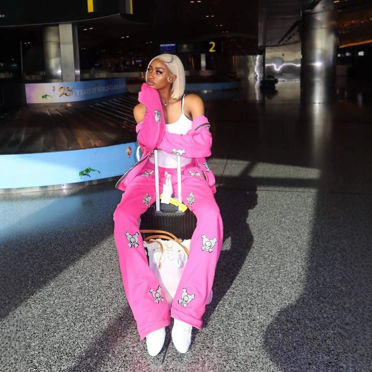 Dames Ensemble de Lounge Sportif avec Veste à Capuche et Ceinture Élastique Chic und Stil