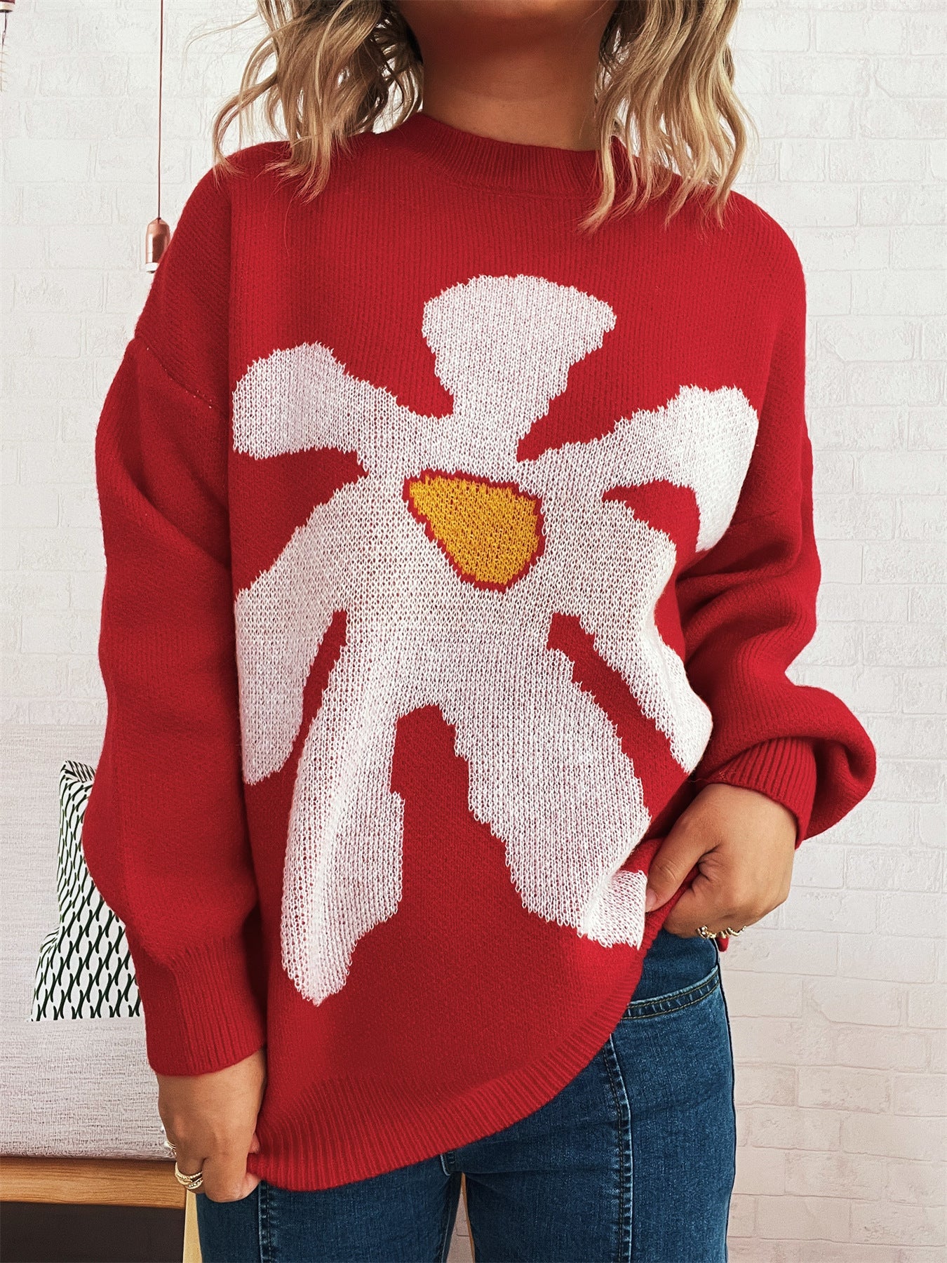 Femmes pull en tricot ludique avec application florale Chic und Stil