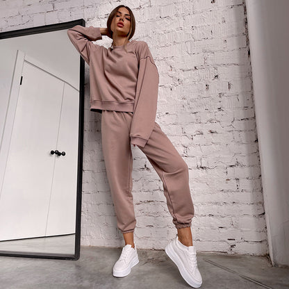 Chic and Style contrast jogger pants and casual oversized sweatshirt for women sports lifestyle set