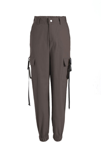 Women’s cargo pants with elastic waist and practical side pockets Chic and Style