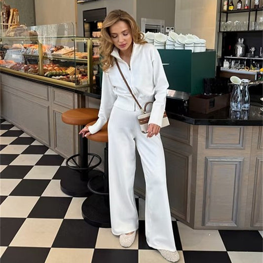 Dames combinaison confortable avec jambes larges et capuche Chic und Stil