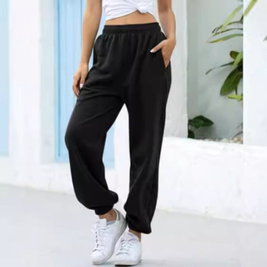 Casual pants for women with elastic waistband and side pockets Chic and Style