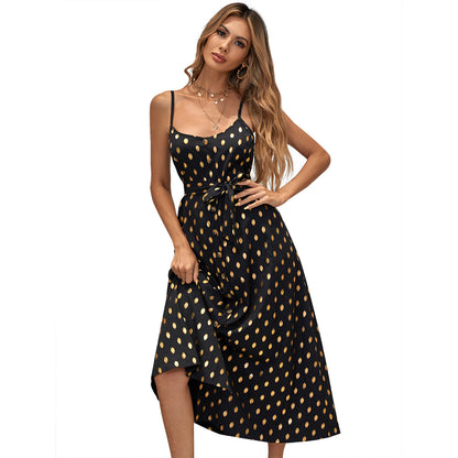 Robe maxi femme avec un détail de nœud ludique et une fente tendance Chic und Stil
