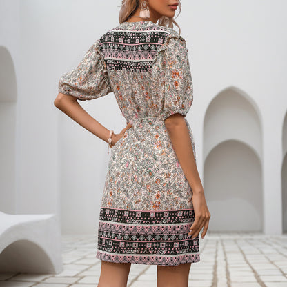 Robe courte à manches courtes Femme Style bohémien avec détails à franges Chic und Stil