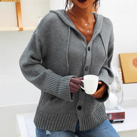 Veste en tricot pour femmes avec capuche et boutons dans un style décontracté Chic und Stil
