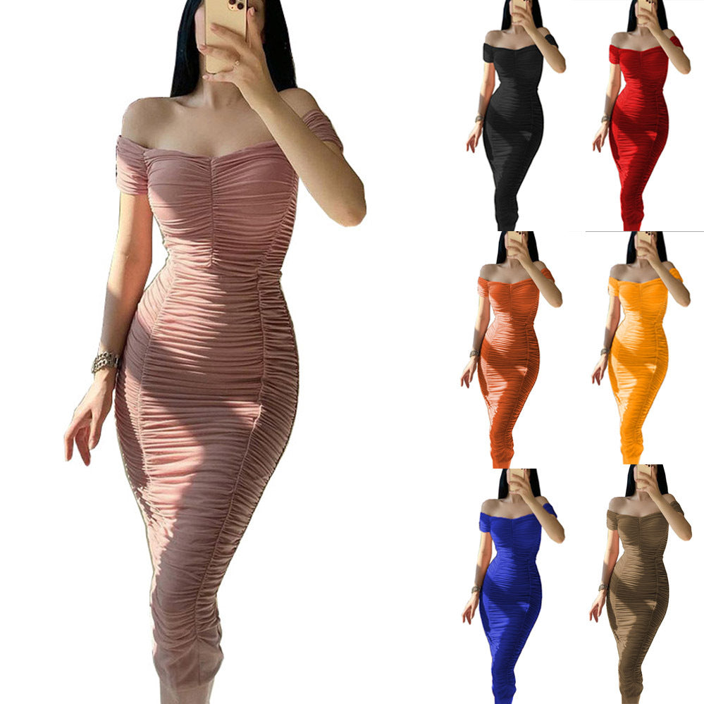 Robe mini ajustée pour femmes avec décolleté bardot et fronces Chic und Stil