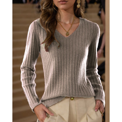 Pull en tricot pour femmes avec décolleté en V et design en côtes fines Chic und Stil