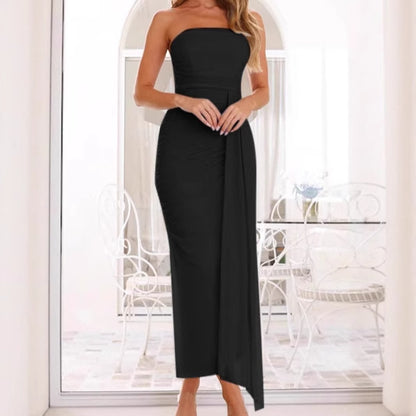 Dames Robe maxi élégante à bretelles avec des détails de drapé raffinés et une fente latérale Chic und Stil