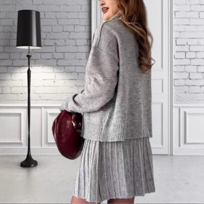 Dames pull en maille oversize avec une structure ribbed de haute qualité et une mini jupe assortie Chic und Stil