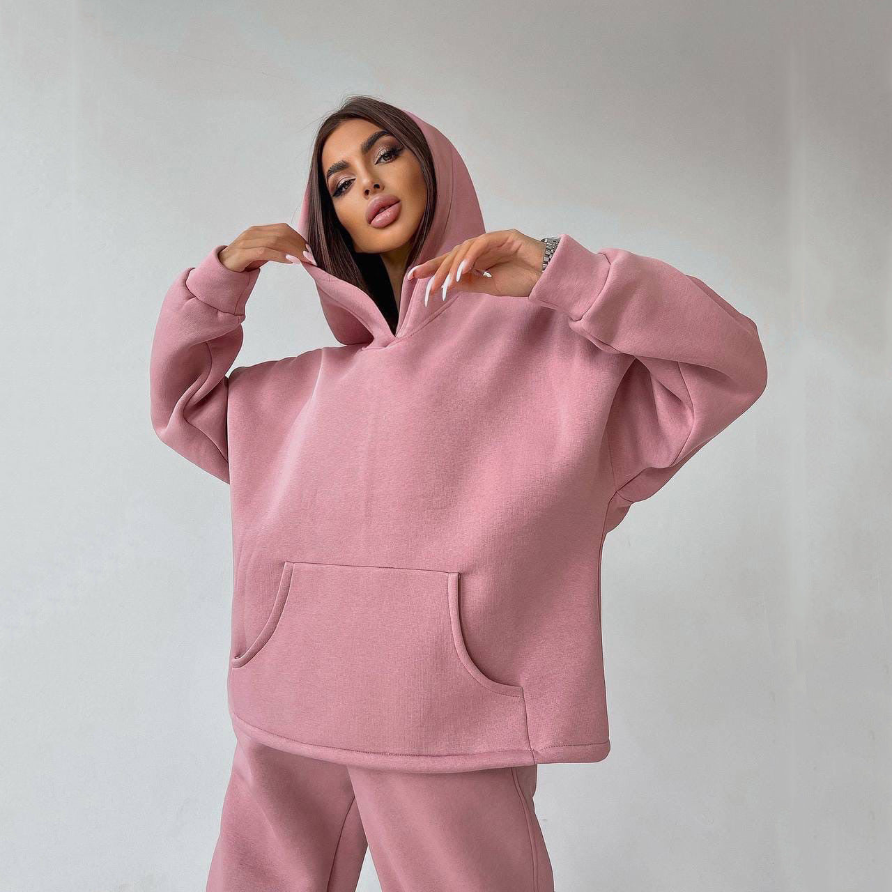 Oversized comfortable hoodie set and loose jogger pants Chic und Stil