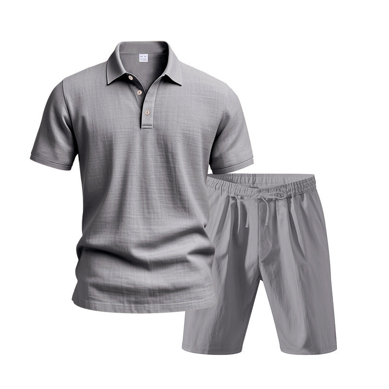 Tenue de loisirs pour hommes avec polo et shorts Chic und Stil