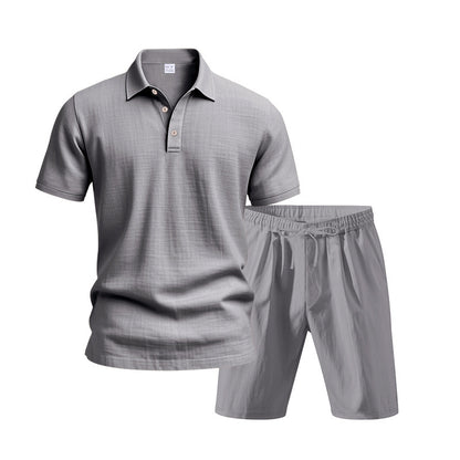Tenue de loisirs pour hommes avec polo et shorts Chic und Stil