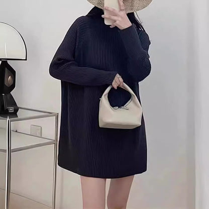 Robe en tricot pour femmes avec un joli design en côtes et un col haut Chic und Stil