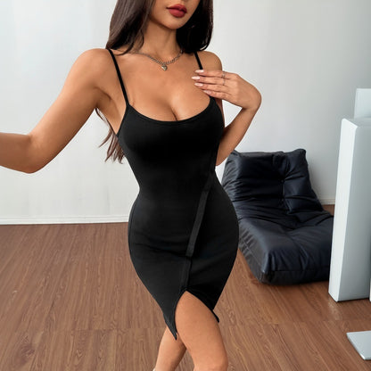 Robes mini à bretelles spaghetti pour femmes, ajustées au corps, avec une fente sexy Chic & Stil