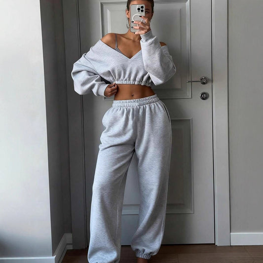 Casual sports jacket for women with crop top and wide pants Chic und Stil