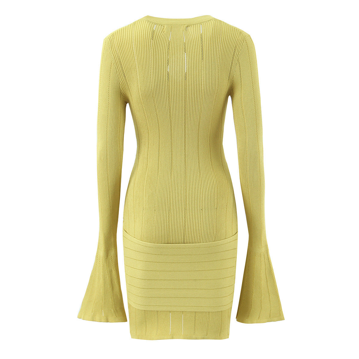 Robe en tricot ajustée pour dames avec un décolleté original et un volant Chic und Stil