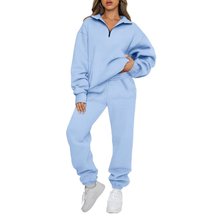 Dames Ensemble de sport à capuche avec un col montant et fermeture éclair Chic und Stil